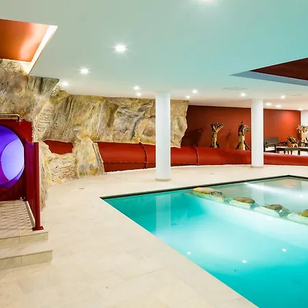 Almina Hotel Racines