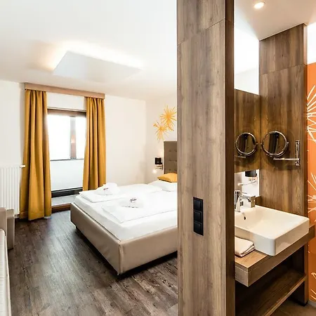 Hotel Almina Racines