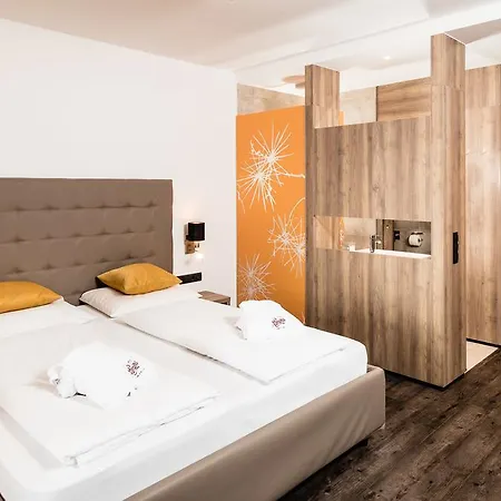 Hotel Almina Racines